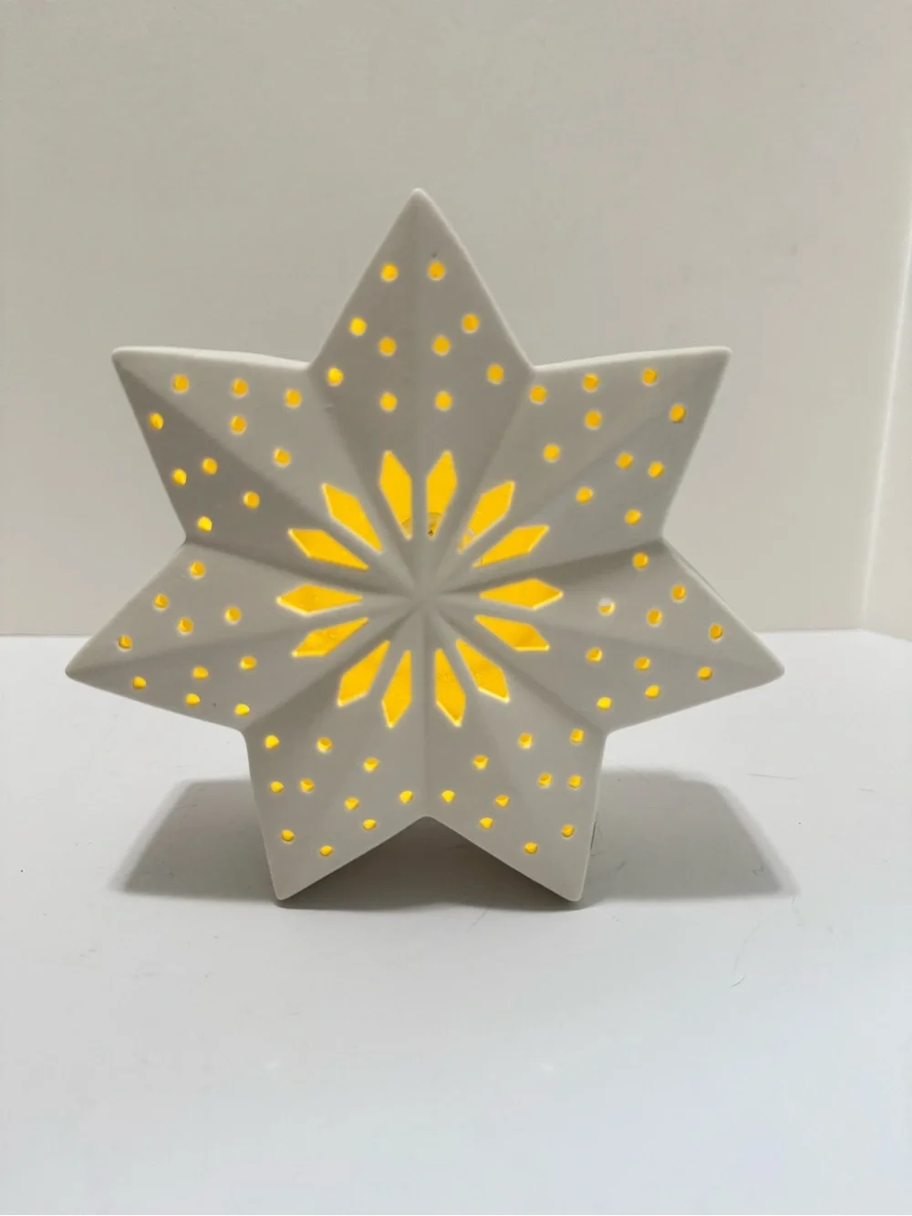 Crate & Barrel Medium LED White Ceramic Snowflake 7in Christmas Decor 684581 NWT
